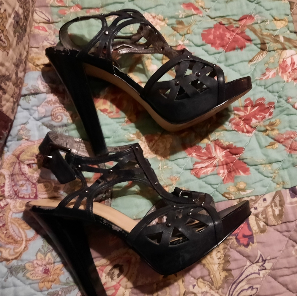 Guess Ladies Strappy Heels Size 8